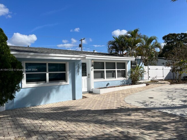 Building Photo - 2281 SW 15th St