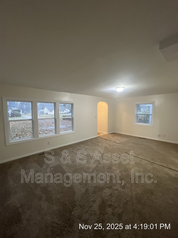 Foto del edificio - 6338 Rosedale Rd