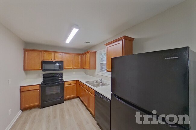 Foto del edificio - 1563 Little Creek Dr