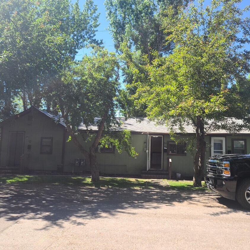 Foto principal - 314 E Beall St