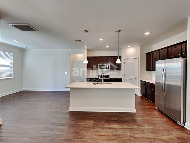 Foto del edificio - 566 Rivermist Dr