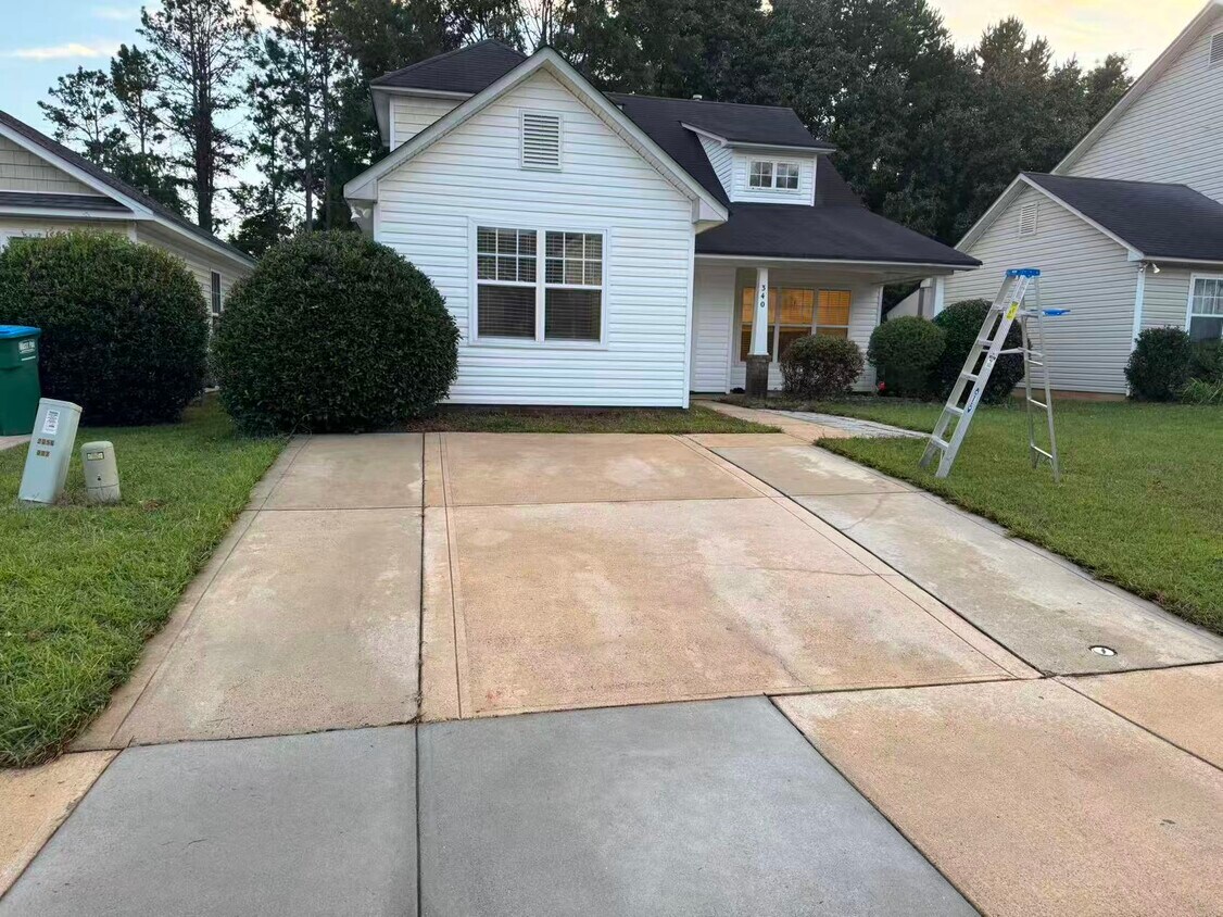 Foto principal - 340 Amir Cir