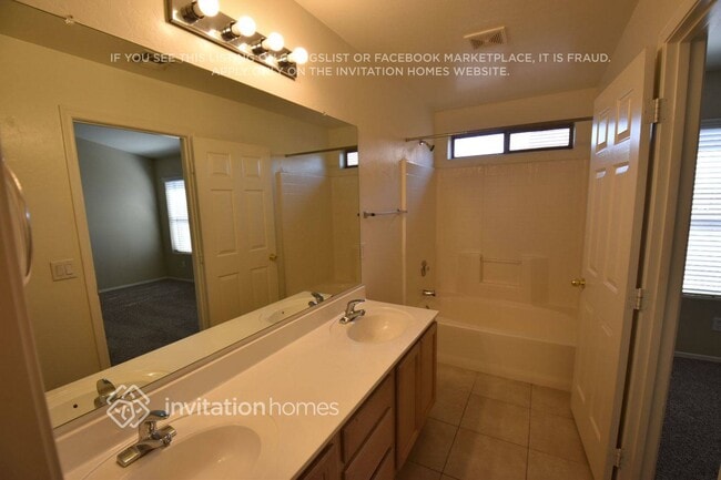 Building Photo - 6832 W Rancho Dr