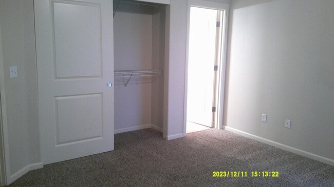Building Photo - West Oaks Condo