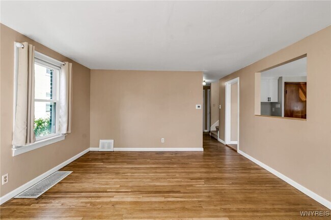 Foto del edificio - 159 Westchester Blvd