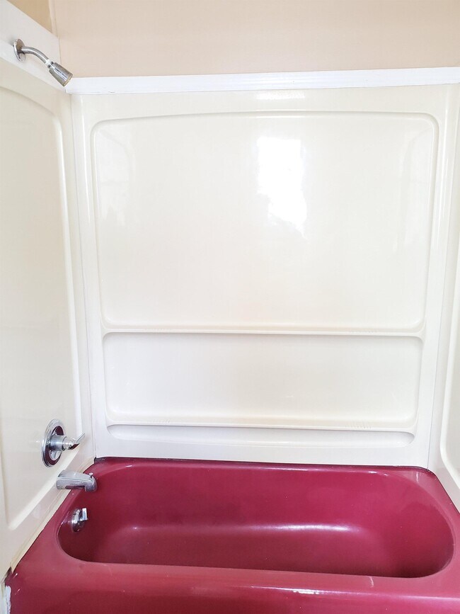 Building Photo - 114 S 7th St