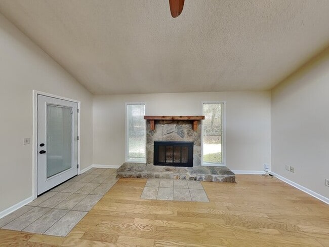 Building Photo - 4569 S Landing Dr