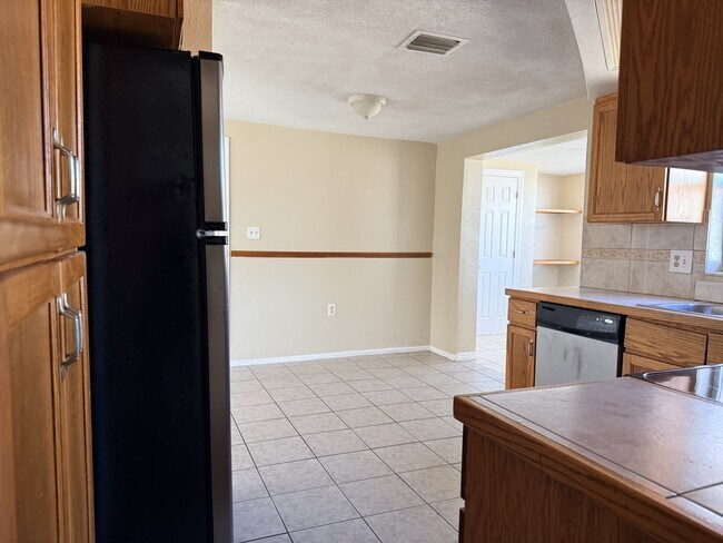 Foto del edificio - 7303 Deerfield Dr