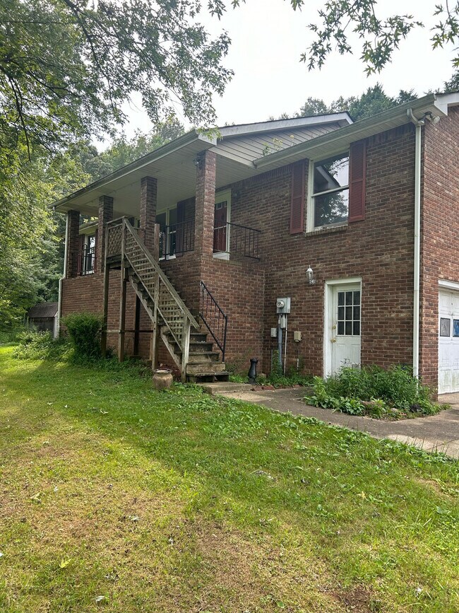 Foto del edificio - 3816 Blooming Grove Rd