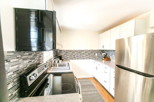 Foto del edificio - Railroad Duplex - 0000-RAIL-00