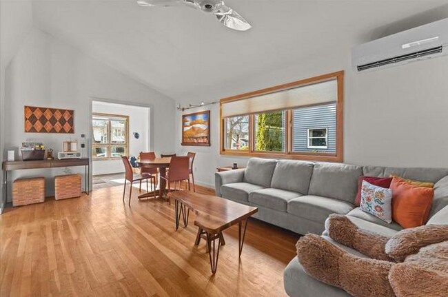 Foto del edificio - 44 Ferguson Ave