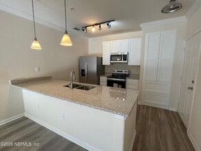 Building Photo - 8290 Park Way