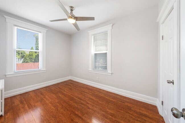 Foto del edificio - 129 W 15th St