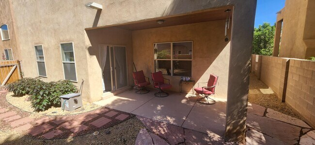Foto del edificio - 5856 Ermemin Ave NW