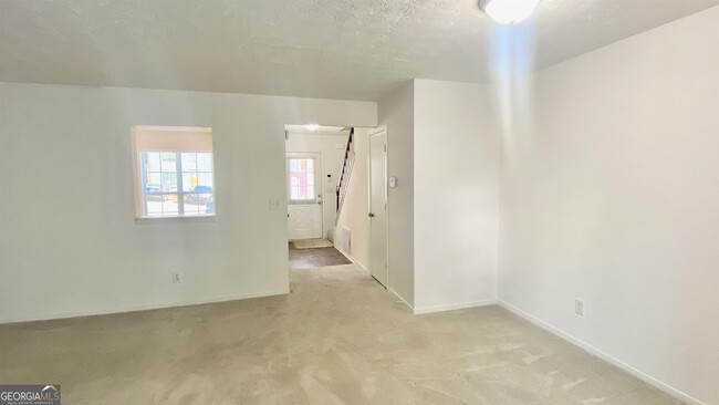 Building Photo - 2944 Aspen Woods Entry