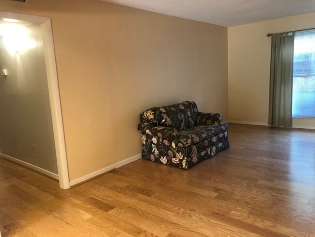 Foto del edificio - 3600 Chateau Dr