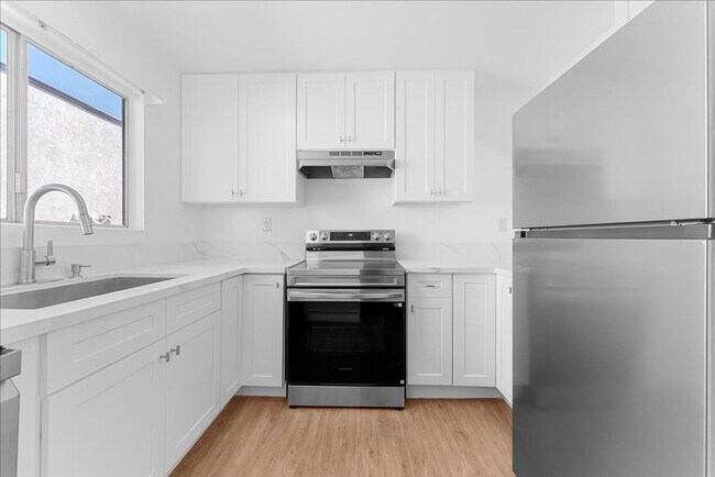 Foto del edificio - 719 N Eucalyptus Ave