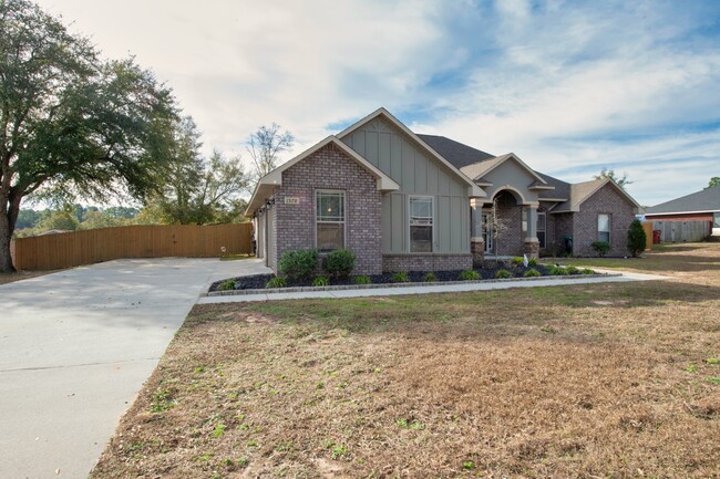 Building Photo - 1578 Lena St
