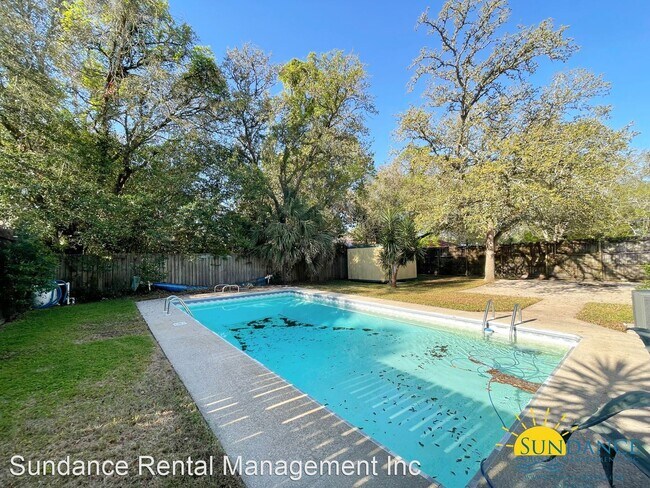 Building Photo - 3 br, 2 bath House - 622 Mayflower Avenue