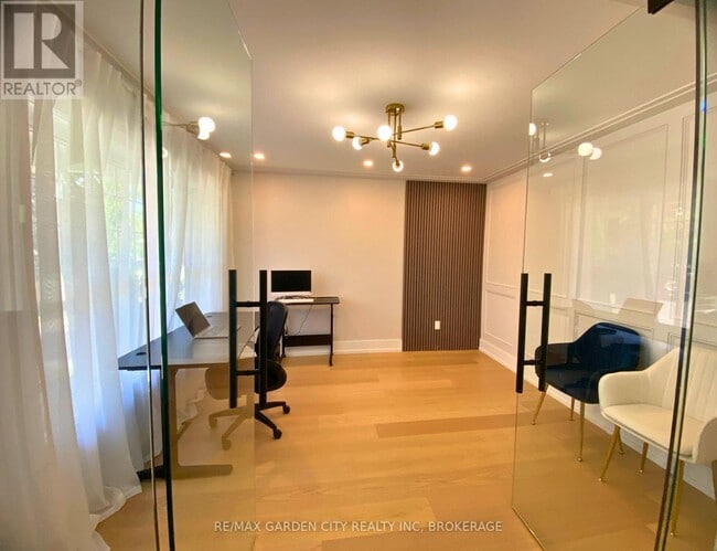 Building Photo - 71 Chicory Cresent