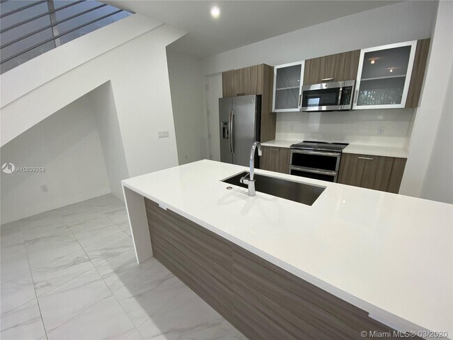 Foto del edificio - 1044 NE 18th Ave