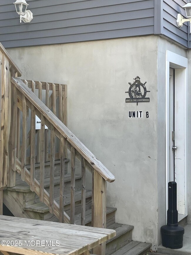 Building Photo - 241 Hiering Ave