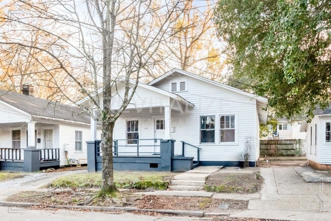 Building Photo - Charming 2-Bedroom Cottage in the Desirable New Saint Francis Community