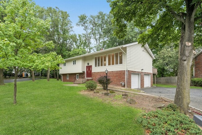 Photo - 32 Rock Rd House