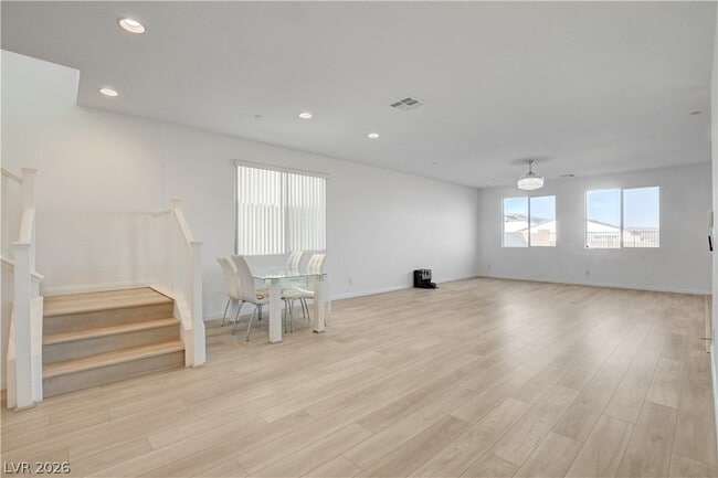 Building Photo - 10276 Thurso Ave