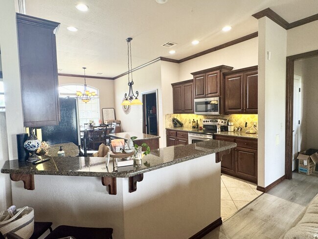 Building Photo - 708 Cougar Ln