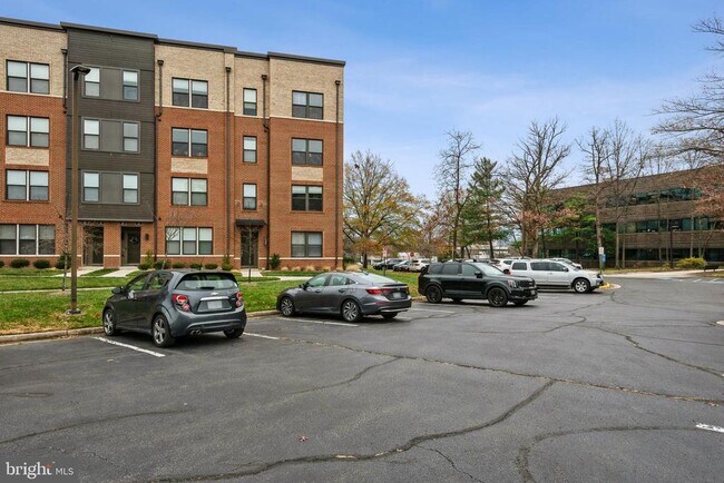 Foto del edificio - 55 Silverway Dr