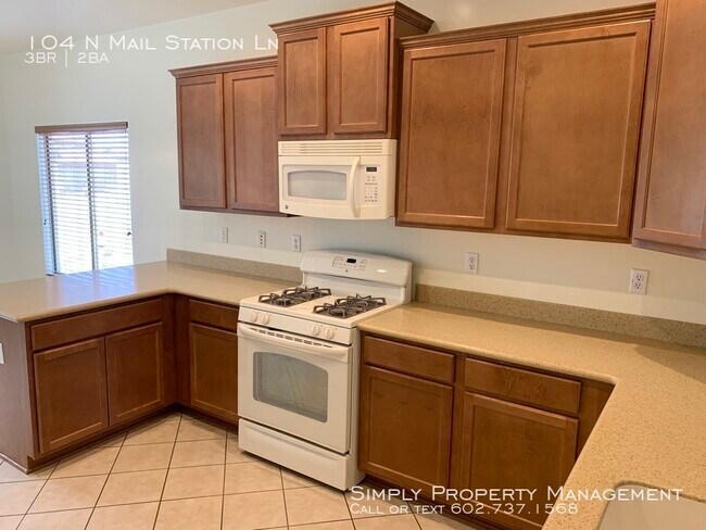 Building Photo - Cute Corner Lot Home!