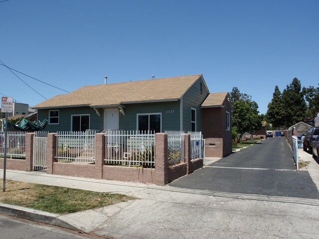 Primary Photo - 11137 Arminta St