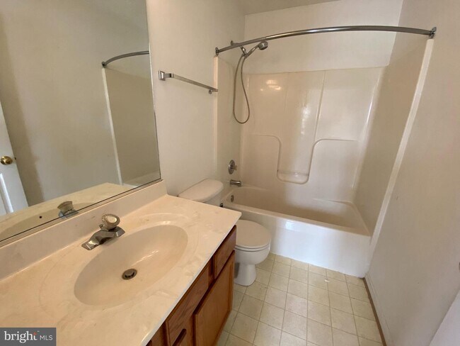 Building Photo - 10513 Tidewater Plains Dr