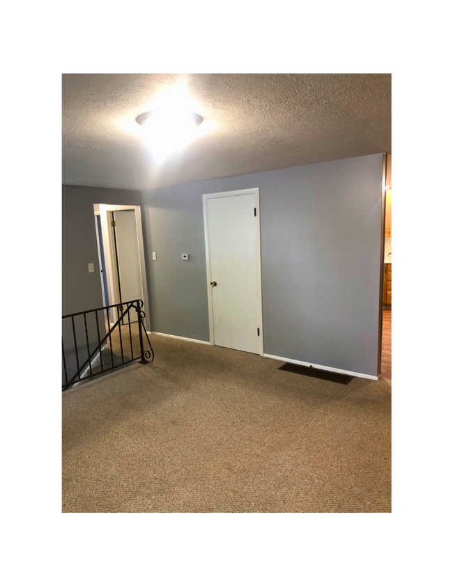 Foto del edificio - 571 Maplecrest Dr