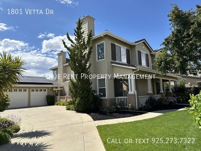 Building Photo - Gorgeous 4 Bedroom, 2.5 Bath in Highly Des...