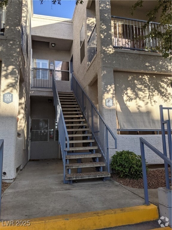 Building Photo - 2201 Ramsgate Dr