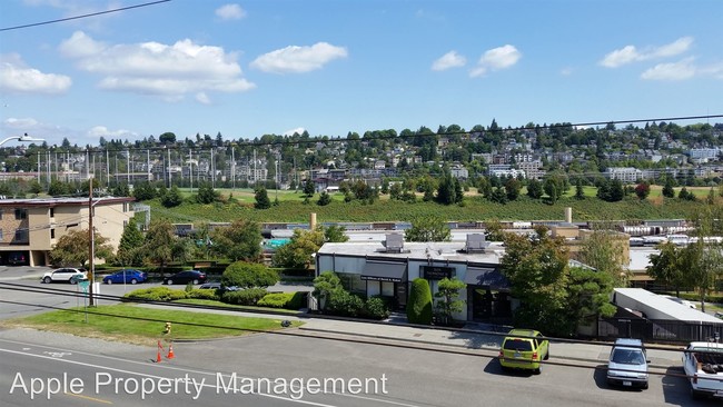 Building Photo - 2636 22nd Ave W