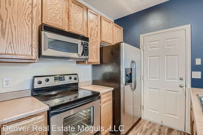 Foto del edificio - 2 br, 2.5 bath House - 8892 E 24th Place  ...