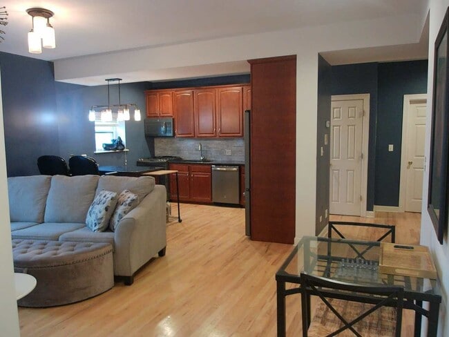 Building Photo - 6324 S Kimbark Ave