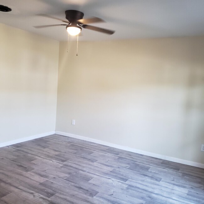 Foto del edificio - 5738 Aftonshire Dr