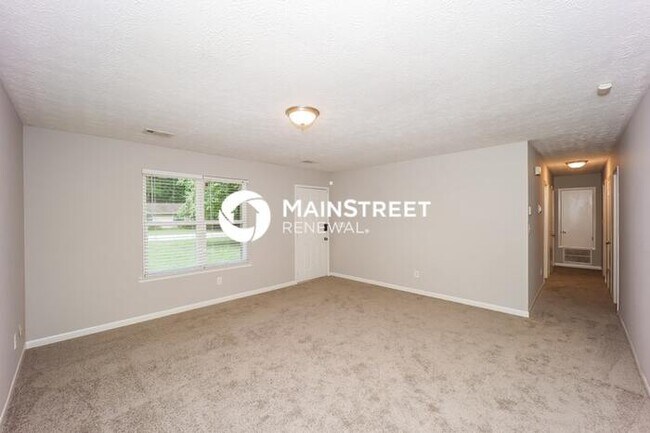 Foto del edificio - 3 Bedroom Pet-Friendly Home in Jonesboro, GA with Main Street Renewal
