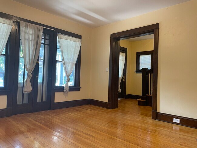 Foto del edificio - 109 Lathrop St