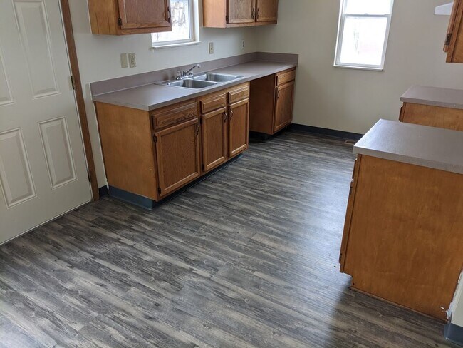 Foto del edificio - 247 Reed Ave