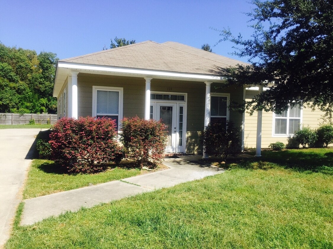 Foto principal - 111 Earle Taylor Ln