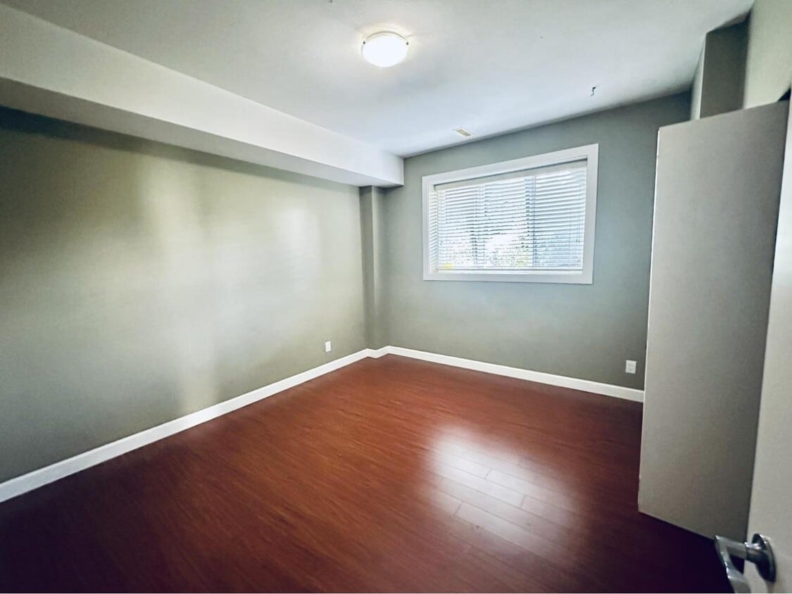 Building Photo - 110xx-11168 168 St
