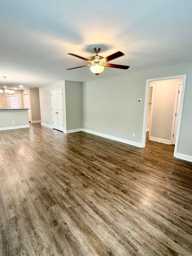 Building Photo - 3 Bedroom, 2 Bath in Conway! No HOA, Plent...