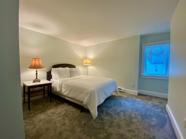 MIddle bedroom - 159 Woodlawn Ave