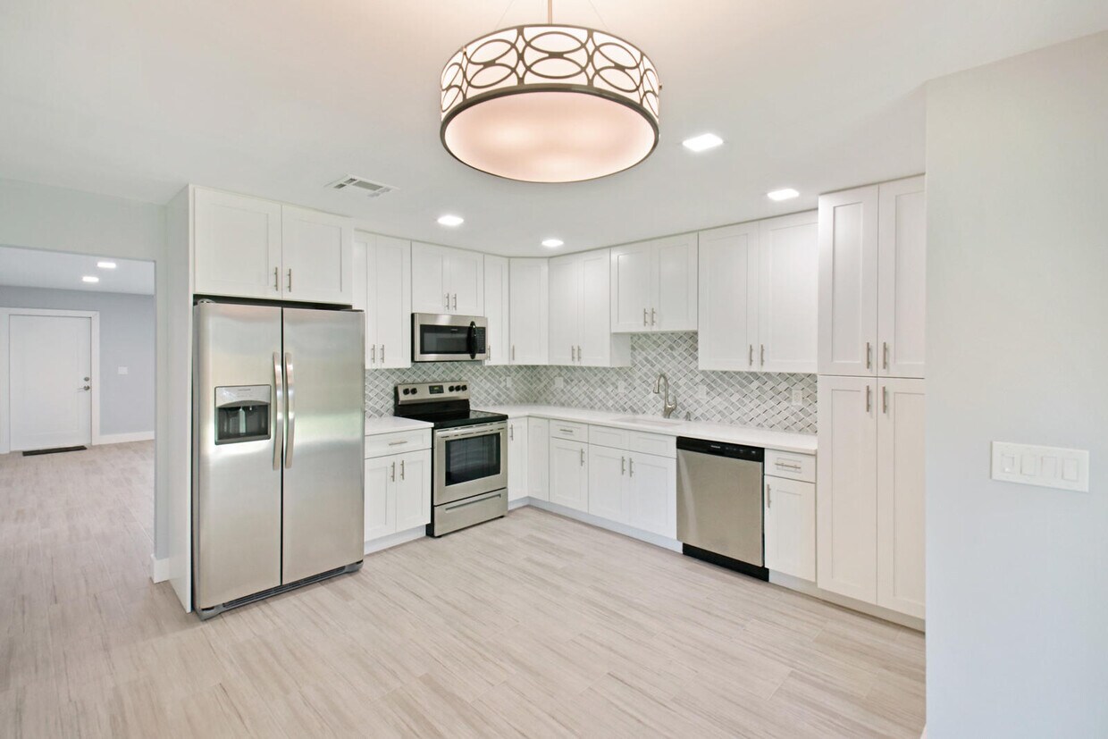 Foto principal - 9126 Roan Ln