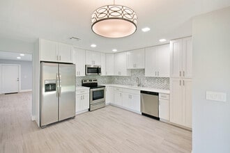 Building Photo - 9126 Roan Ln